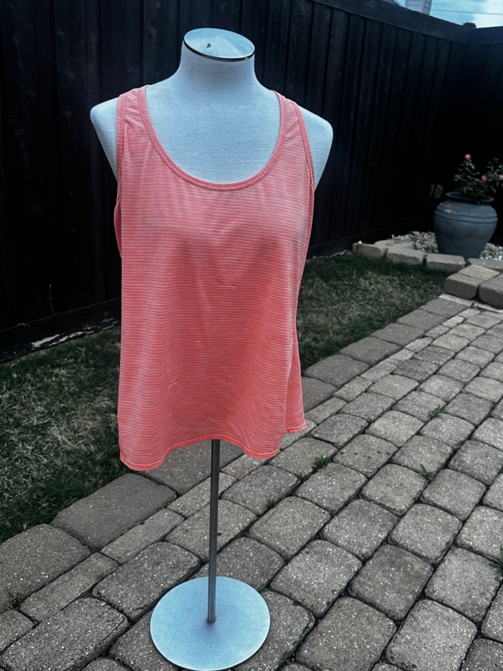 Athleta t-back tank top peach thin stripe sleeveless preowned good condition L